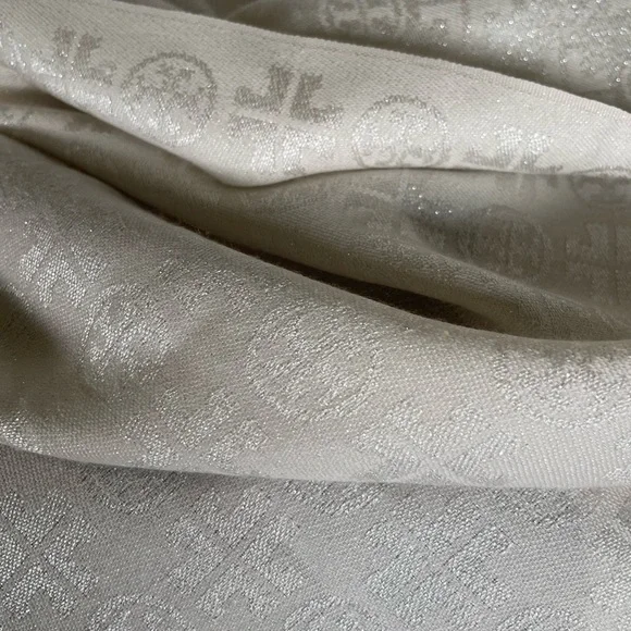 TORY BURCH Jacquard Traveler Scarf In New Ivory Logo Wool Silk Blend 30x76 Wrap - Picture 9 of 15